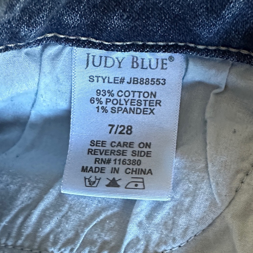 Judy Blue Light Blue Star Boyfriend Jeans - Picture 4 of 10